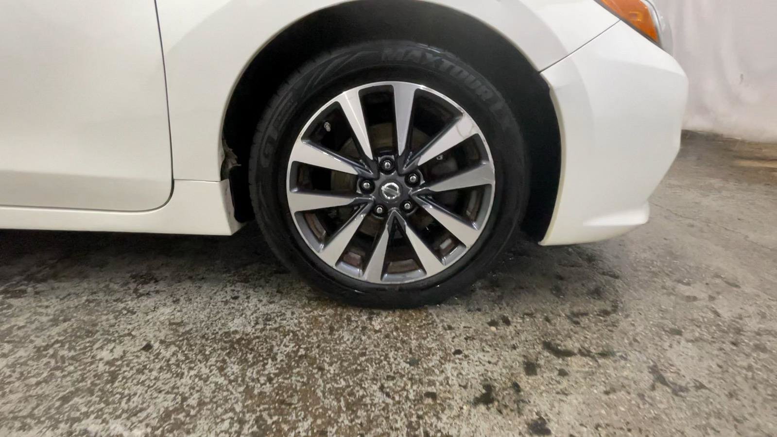 Used 2017 Nissan Altima 2.5 SV FWD image 18