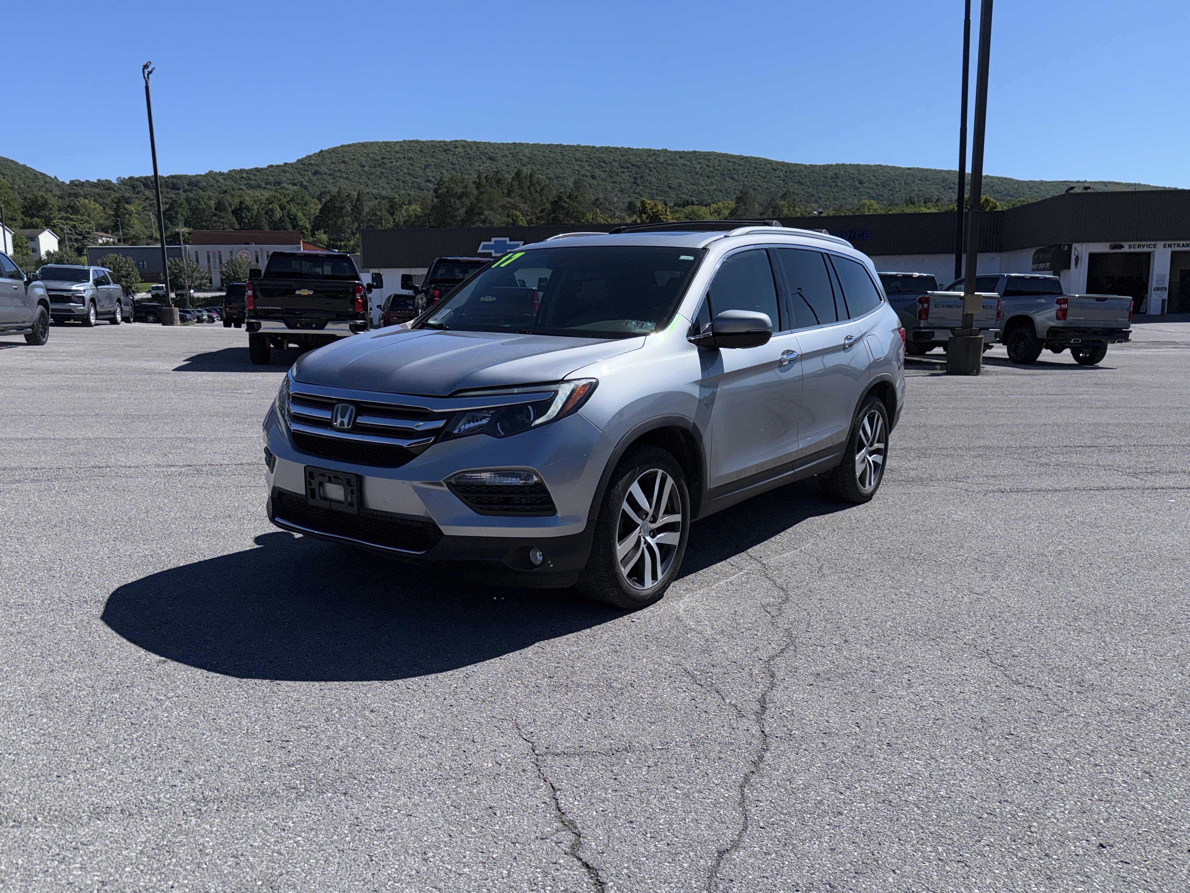 Used 2017 Honda Pilot Touring image 7