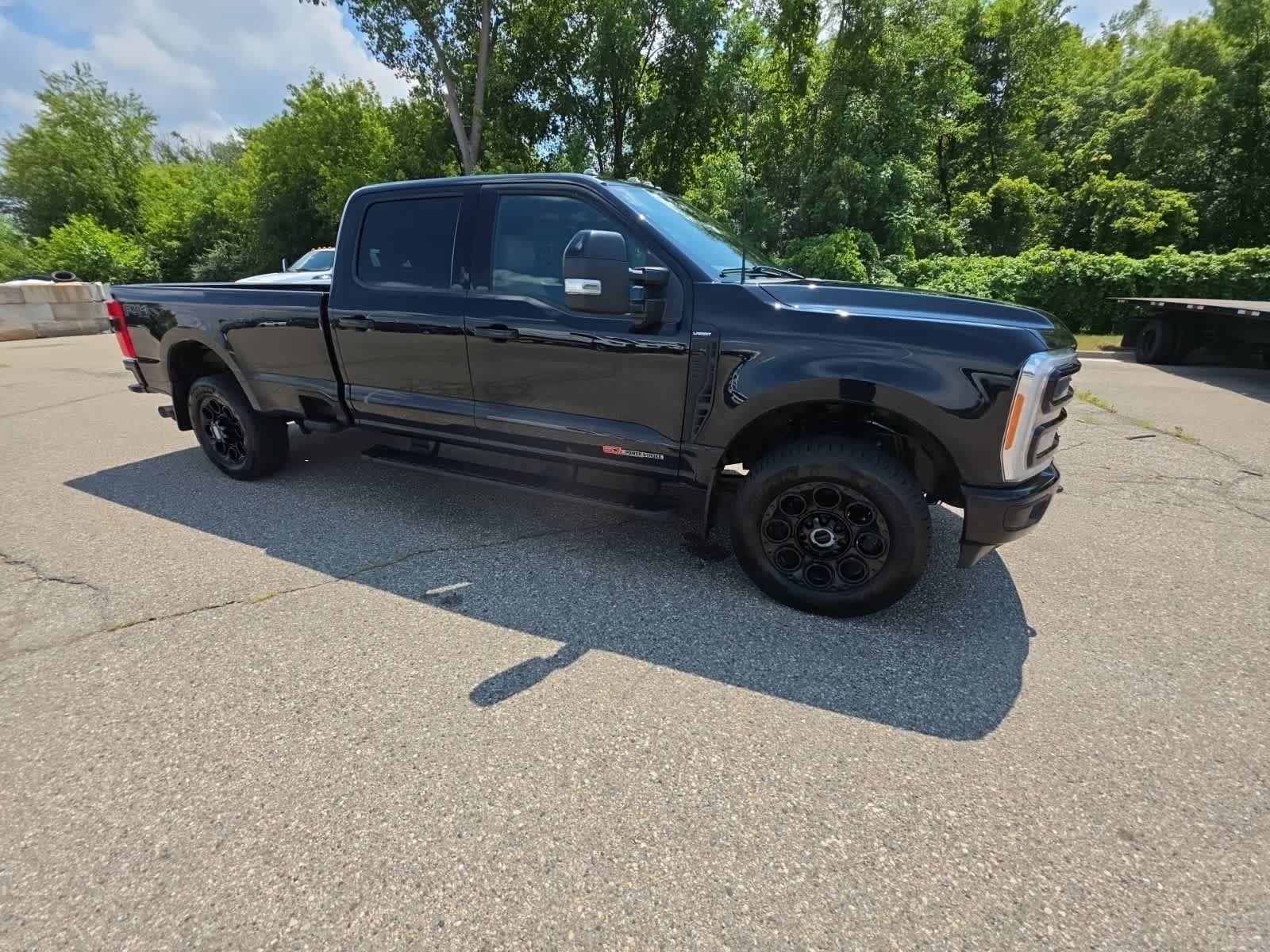 Used 2023 Ford F350 Lariat w/ Black Appearance Package AWD/4WD image 6