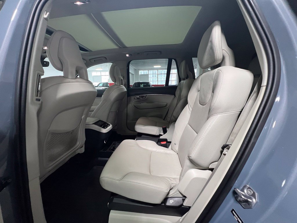 Used 2020 Volvo XC90 T6 Momentum w/ Protection Package Premier AWD/4WD image 17