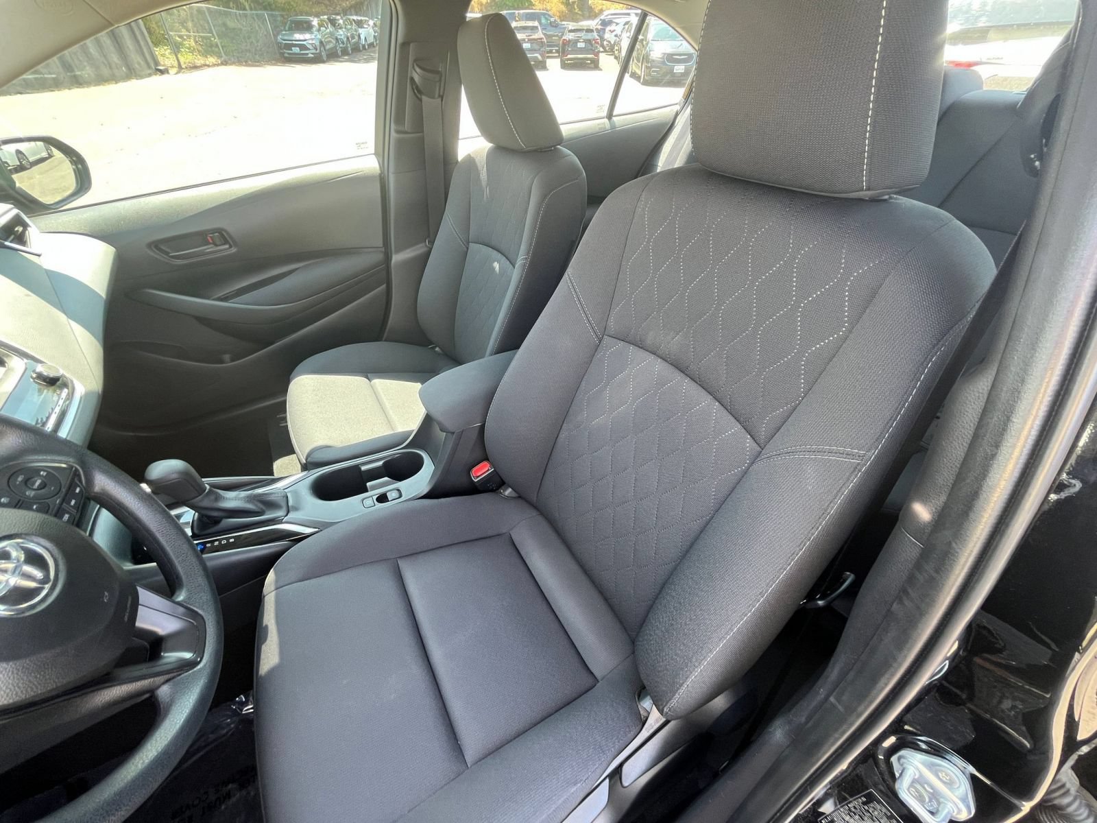Used 2025 Toyota Corolla LE FWD image 36