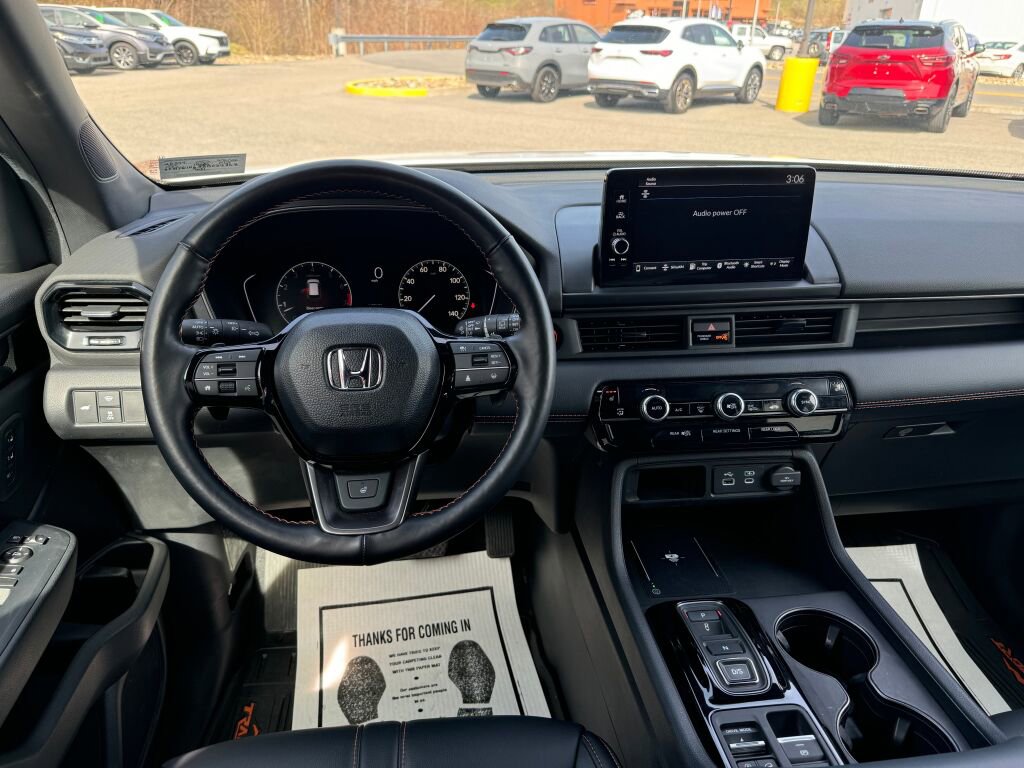 Used 2025 Honda Pilot TrailSport image 25