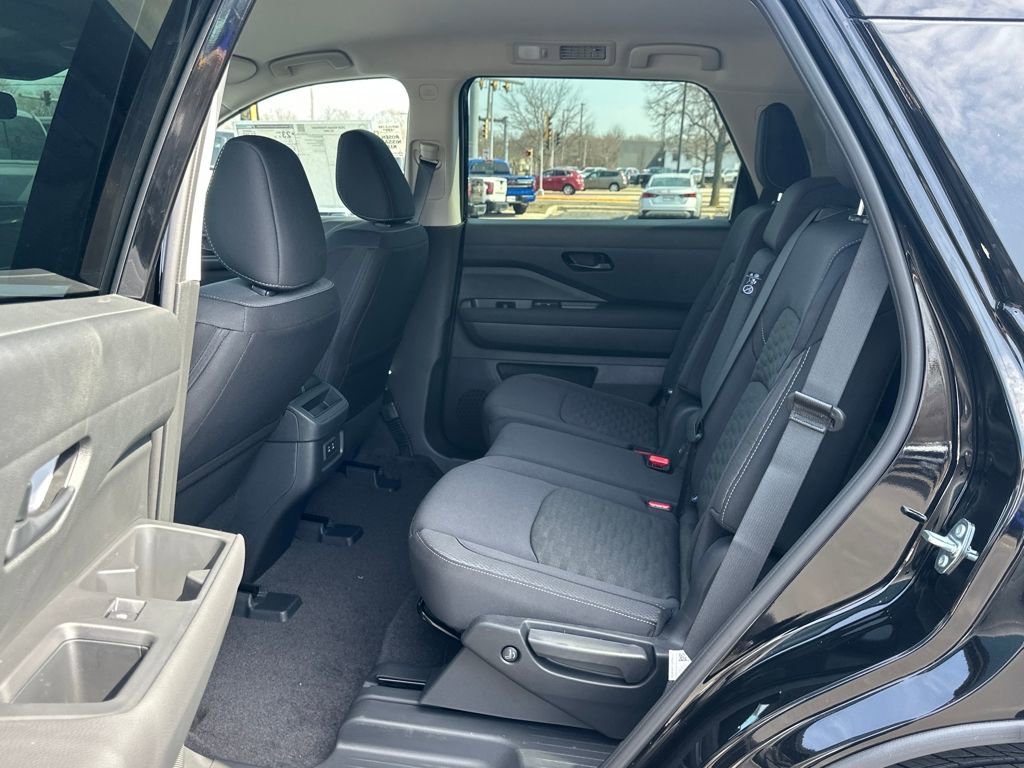 New 2026 Nissan Pathfinder SV image 13