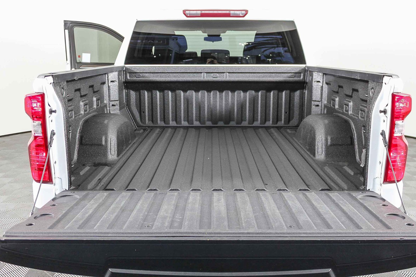 Used 2023 Chevrolet Silverado 1500 LT image 25