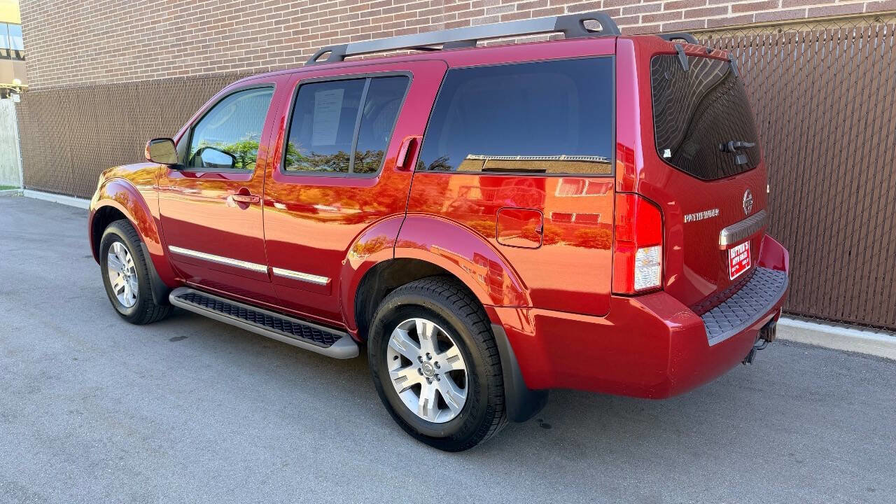 Used 2008 Nissan Pathfinder LE AWD/4WD image 4