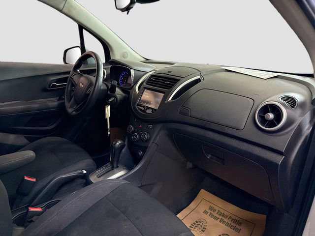 Used 2016 Chevrolet Trax LS AWD/4WD image 27
