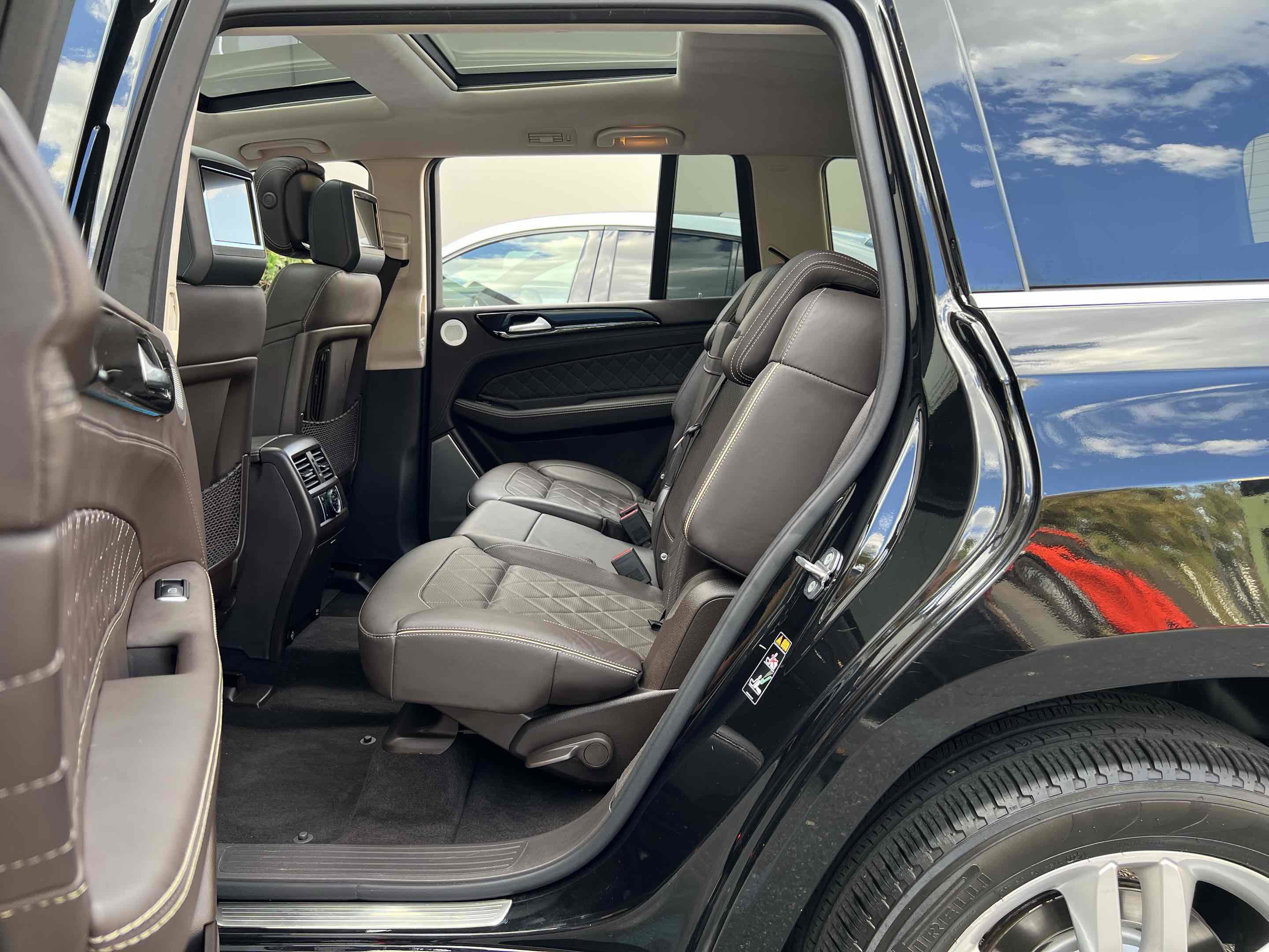 Used 2019 Mercedes-Benz GLS 450 4MATIC image 5