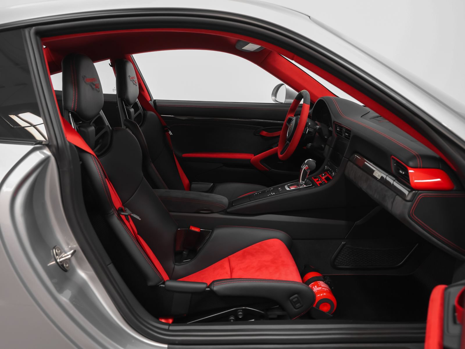 Certified 2018 Porsche 911 GT2 RS RWD image 52