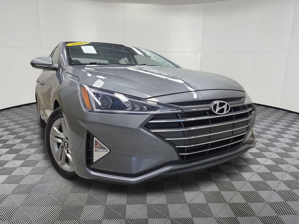 Used 2019 Hyundai Elantra SEL w/ Cargo Package FWD image 2