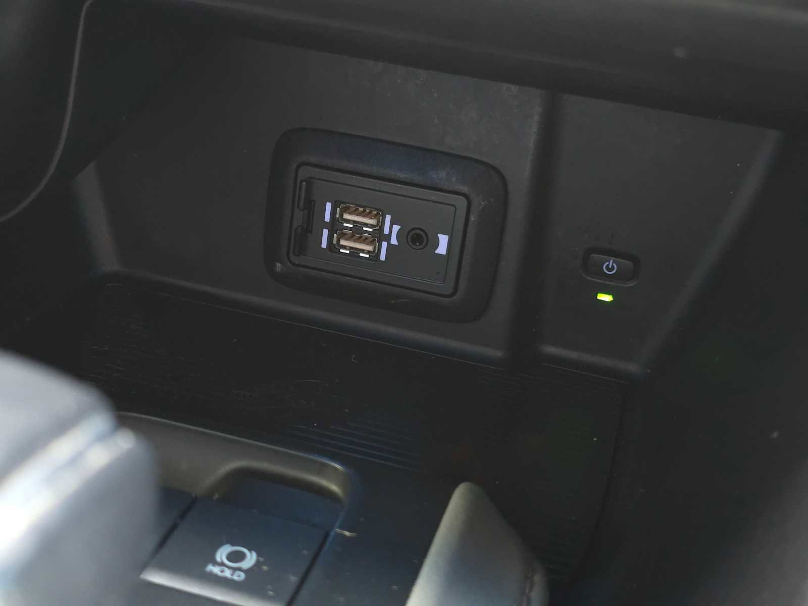 Used 2021 Toyota Venza LE w/ Carpet Mat Package (TMS) image 34