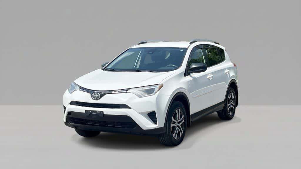 Used 2017 Toyota RAV4 LE AWD/4WD image 4