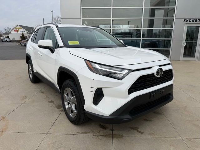 Used 2025 Toyota RAV4 XLE image 2