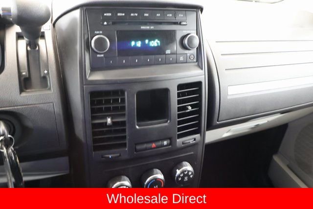 Used 2010 Dodge Grand Caravan SE image 17