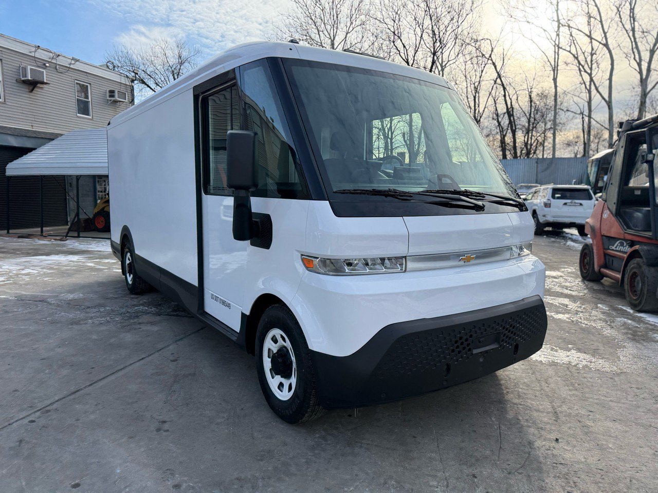 Used 2025 Chevrolet Brightdrop 600 w/ Power Door Package AWD/4WD image 1
