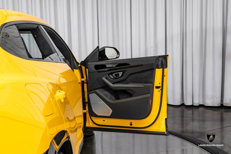 Used 2024 Lamborghini Urus S image 39