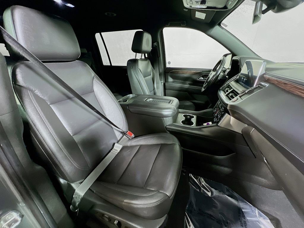 Used 2022 Chevrolet Suburban Z71 image 23