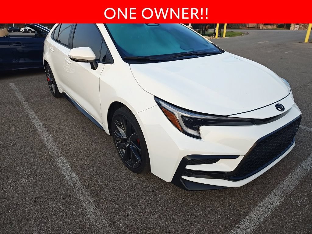 Used 2024 Toyota Corolla XSE FWD image 3