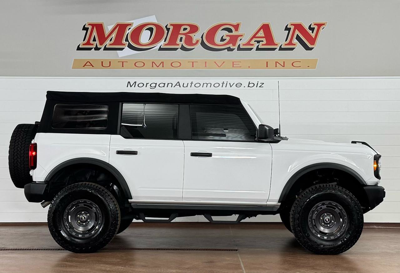 Used 2022 Ford Bronco 4-Door image 2