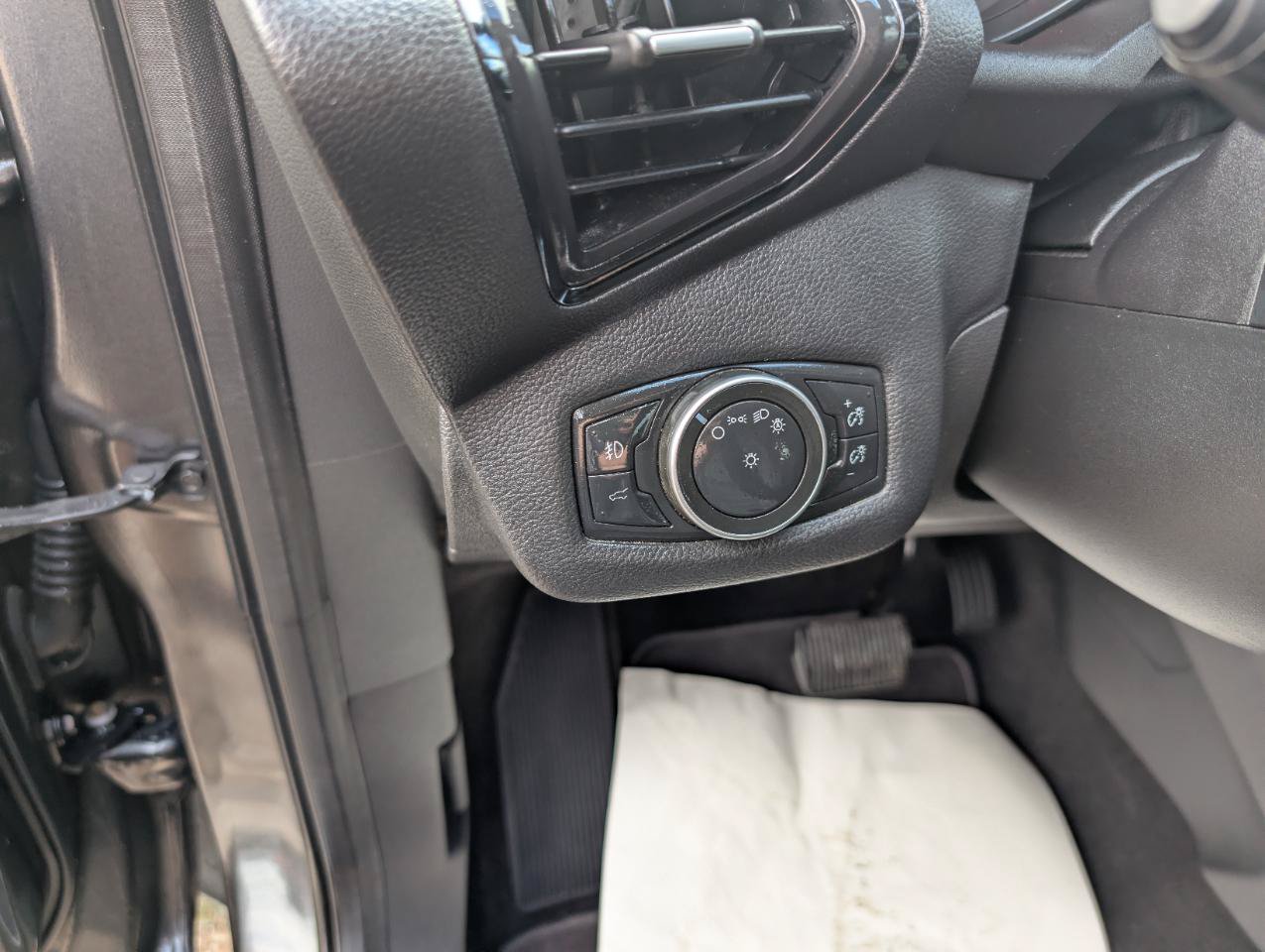 Used 2019 Ford Escape Titanium AWD/4WD image 19