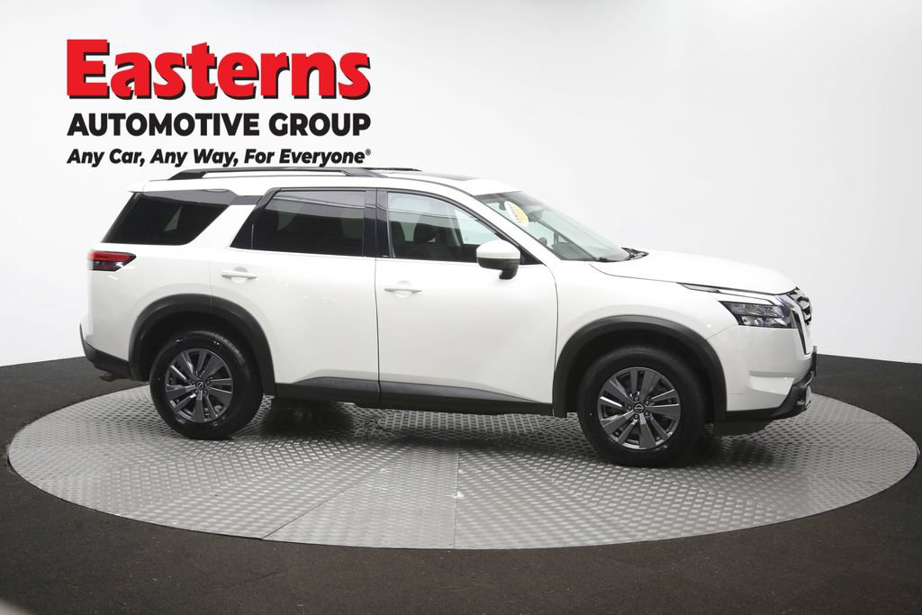 Used 2023 Nissan Pathfinder SV w/ SV Premium Package AWD/4WD image 49