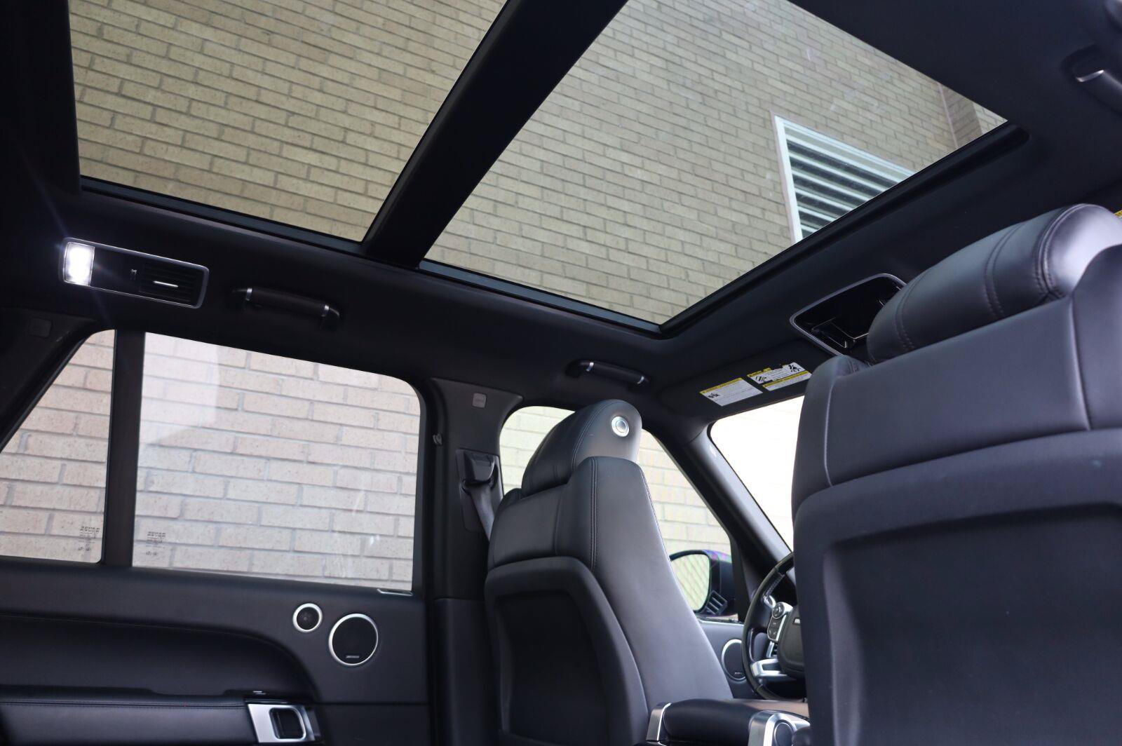 Used 2016 Land Rover Range Rover Supercharged AWD/4WD image 28