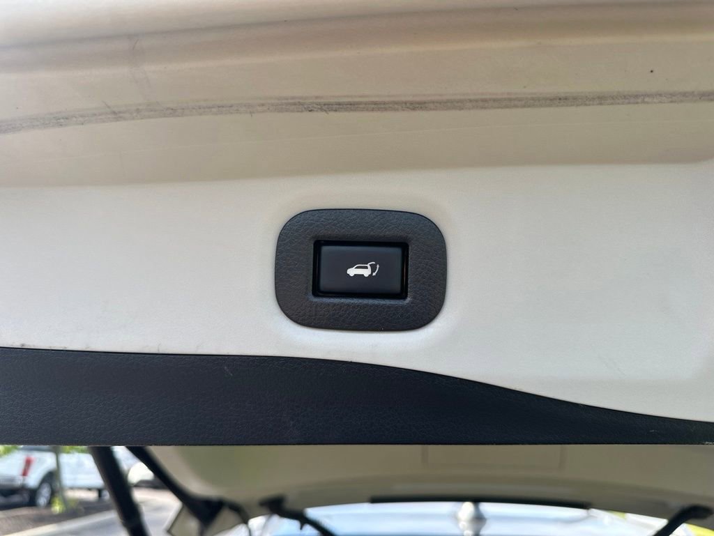 Used 2020 Nissan Rogue SL w/ Premium Package AWD/4WD image 11