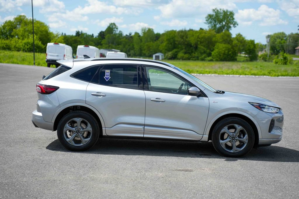 Used 2023 Ford Escape ST-Line Select w/ Tech Pack #1 AWD/4WD image 4