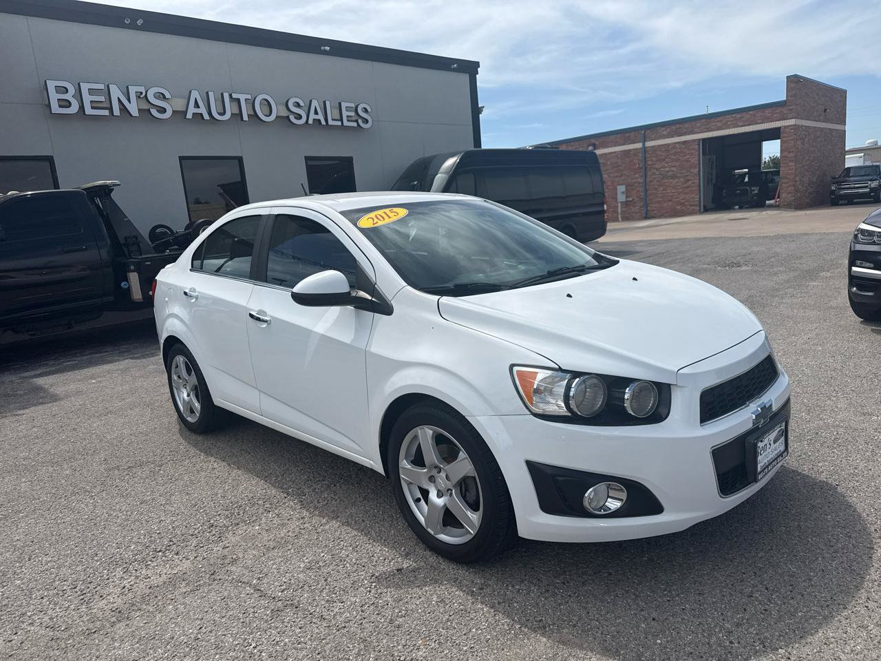 Used 2015 Chevrolet Sonic LTZ FWD image 4