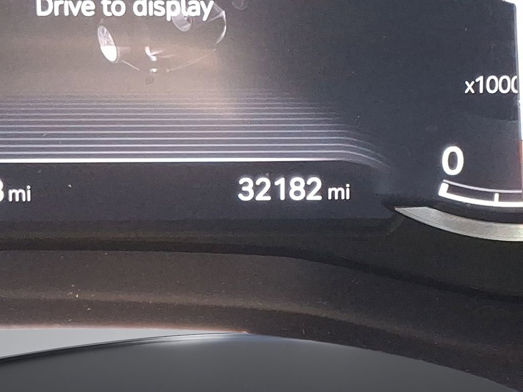 Used 2023 Genesis G70 2.0T w/ Sport Prestige Package image 13