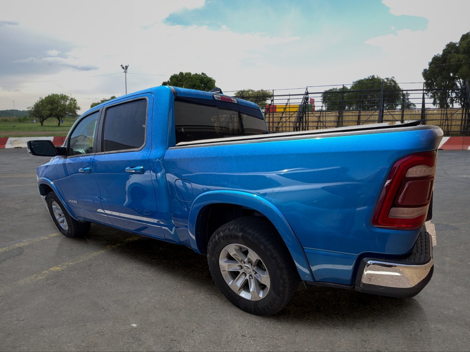 Used 2022 RAM 1500 Laramie AWD/4WD image 4