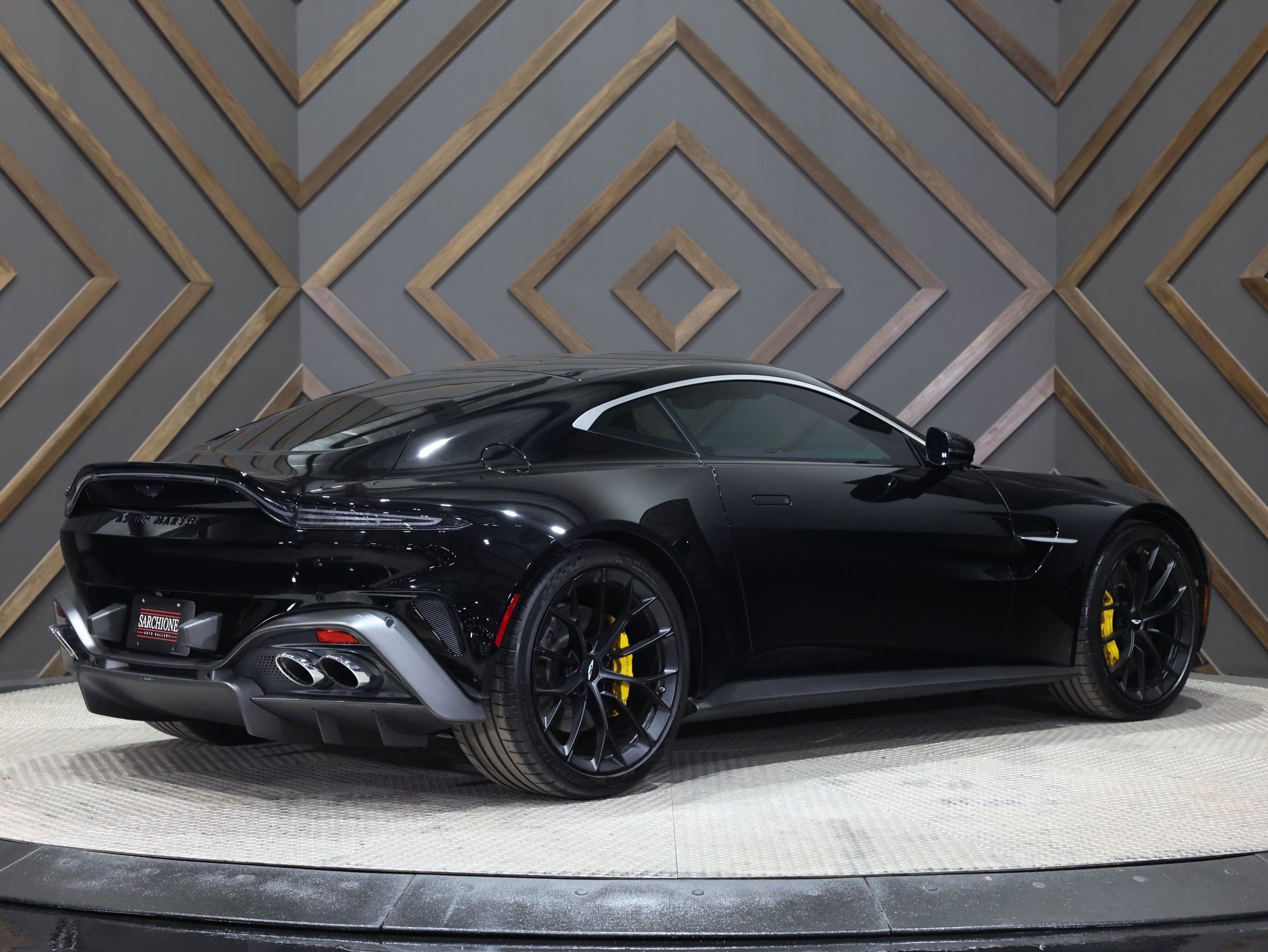 Used 2026 Aston Martin V8 Vantage Coupe image 2