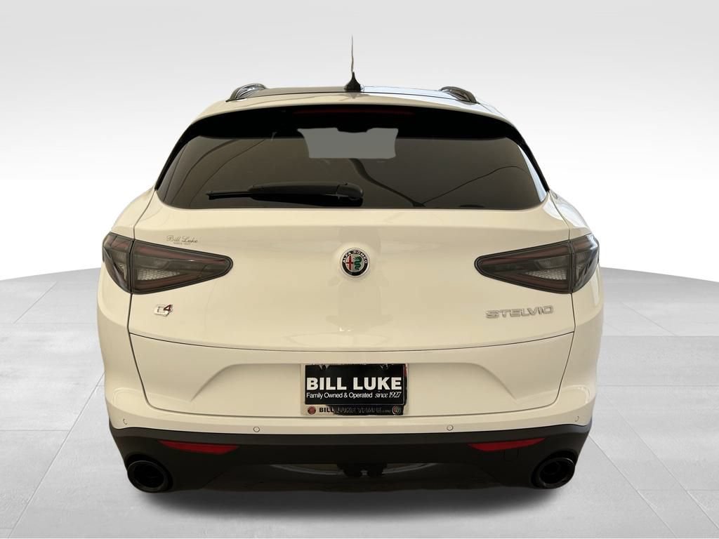 New 2025 Alfa Romeo Stelvio Sprint w/ Convenience Package AWD/4WD image 4
