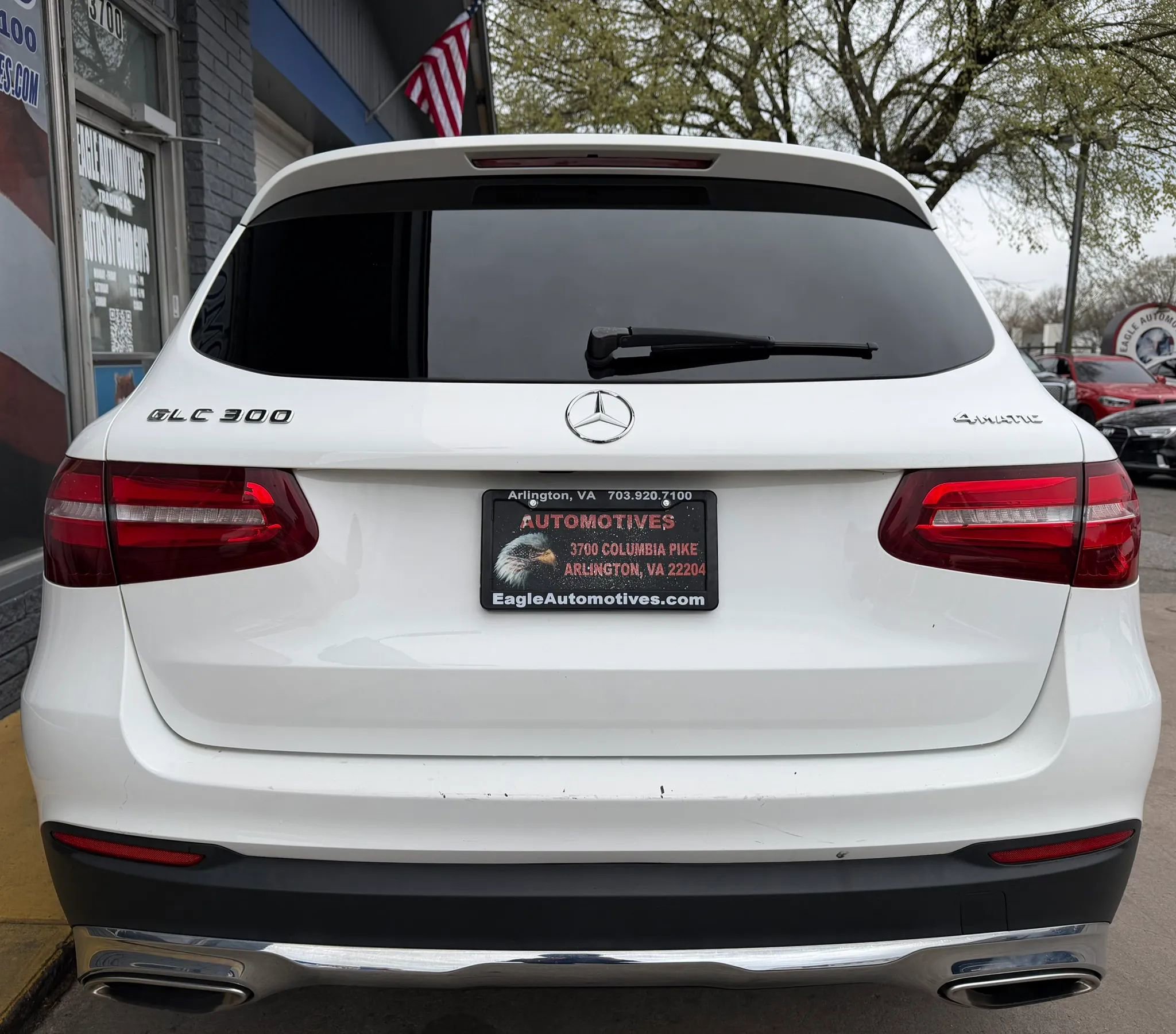 Used 2019 Mercedes-Benz GLC 300 4MATIC w/ Premium Package image 4