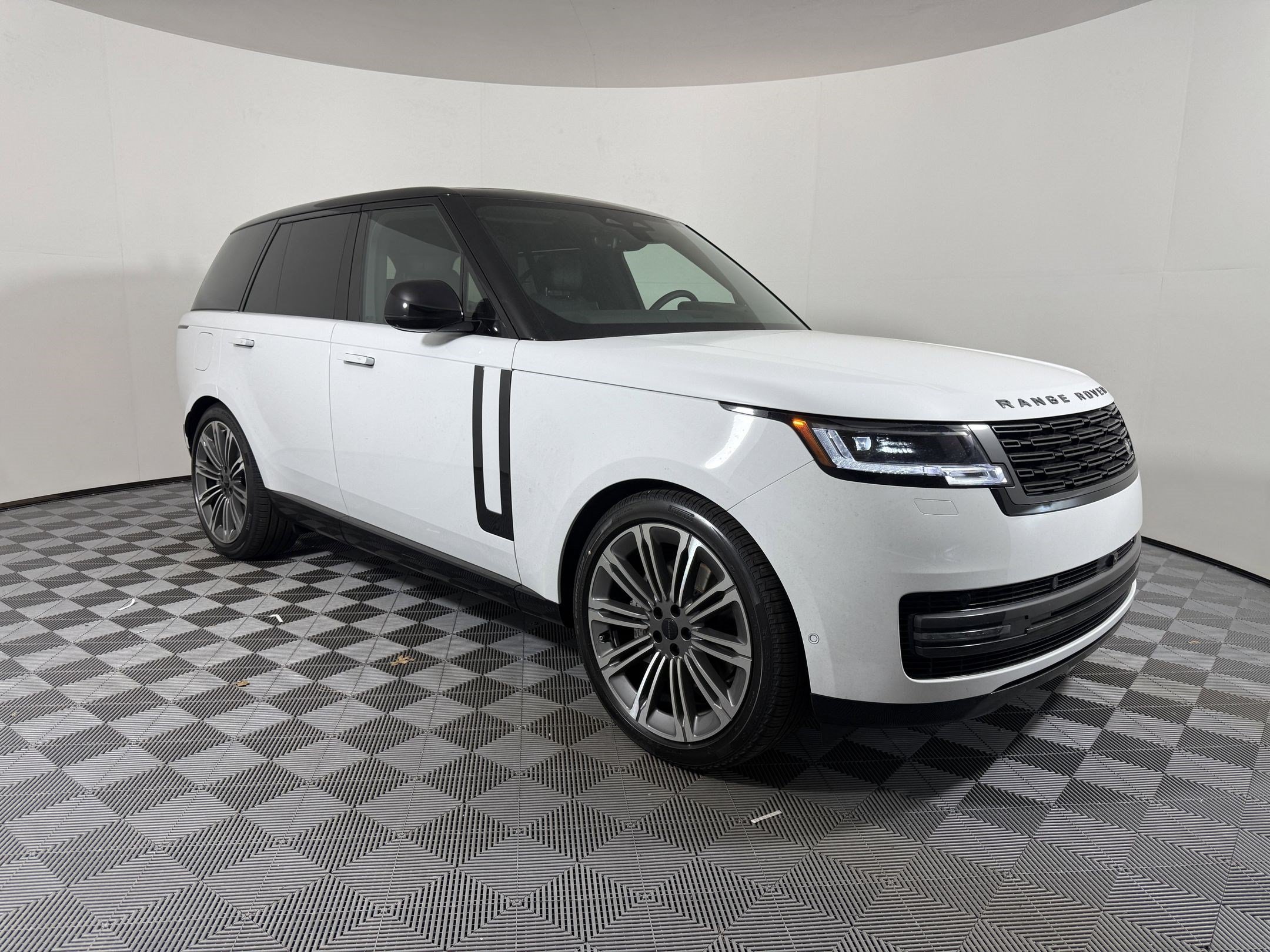 New 2026 Land Rover Range Rover SE AWD/4WD image 5