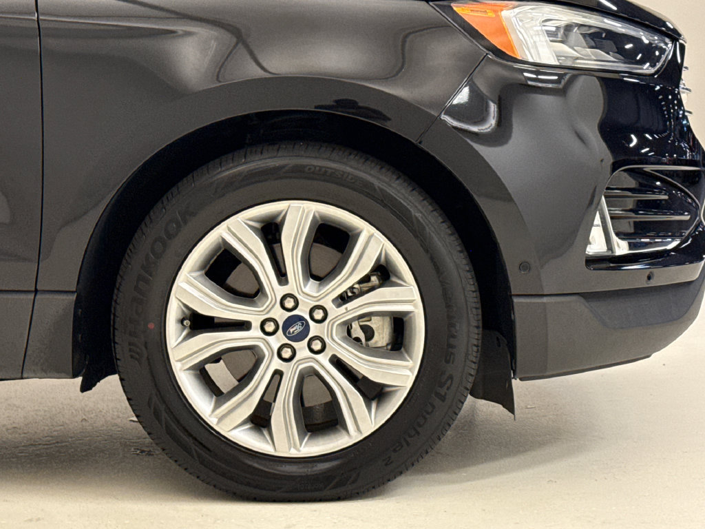 Used 2019 Ford Edge Titanium w/ Equipment Group 301A AWD/4WD image 6