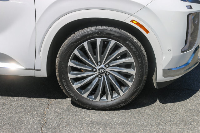 Certified 2023 Hyundai Palisade Calligraphy FWD image 15