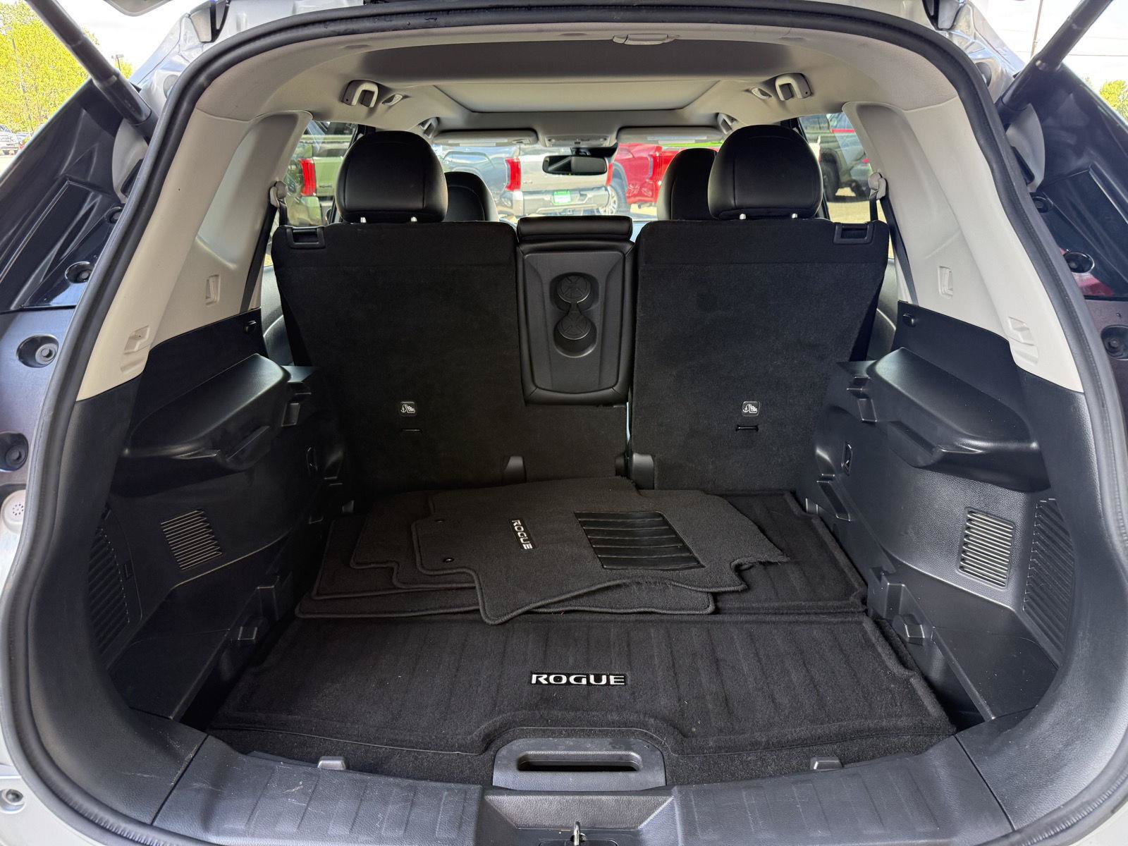 Used 2020 Nissan Rogue SL w/ Premium Package AWD/4WD image 18