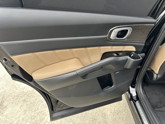 Used 2025 Kia Sorento SX Prestige w/ Olive Brown Leather Package image 26