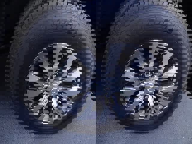 Used 2020 Toyota Tacoma Limited image 18