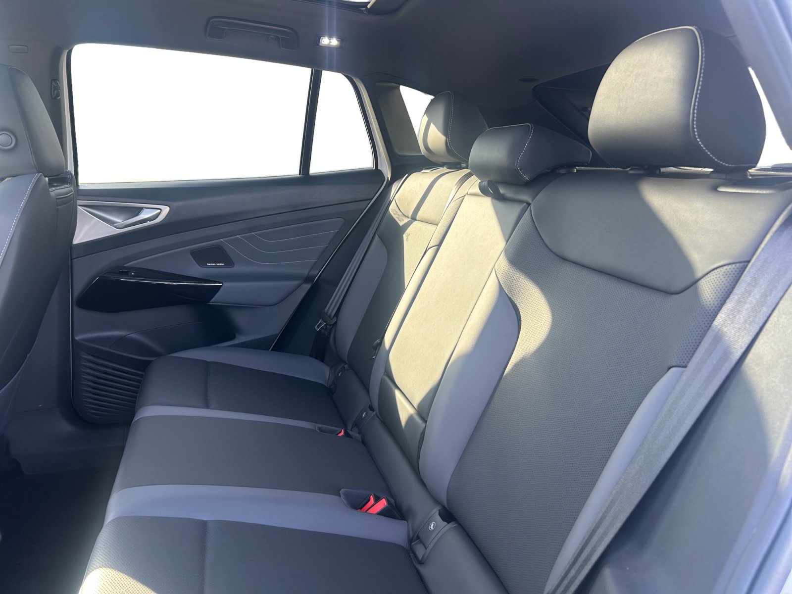 New 2025 Volkswagen ID.4 Pro S Plus image 4