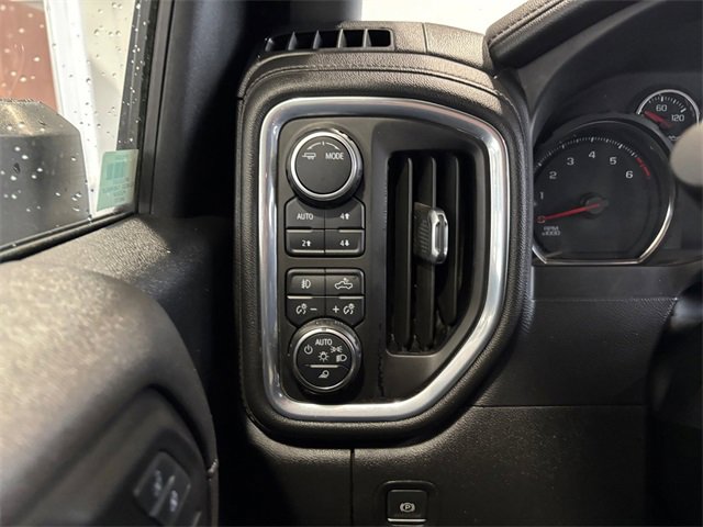 Used 2022 Chevrolet Silverado 2500 LTZ w/ LTZ Convenience Package image 17
