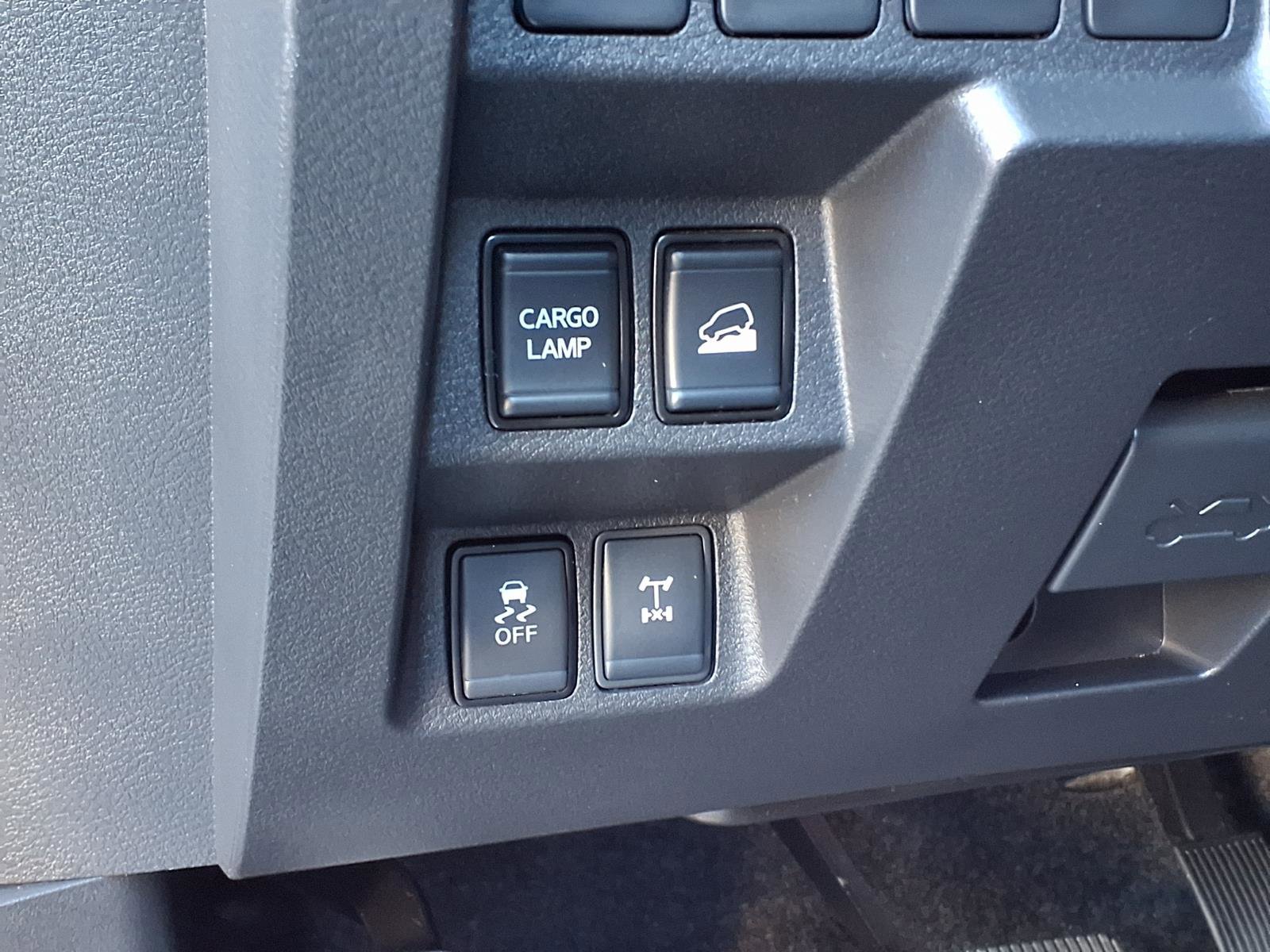 Used 2024 Nissan Frontier PRO-4X w/ Off-Road Protection Package image 18