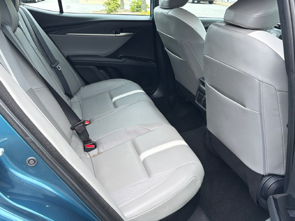 Used 2025 Toyota Camry SE w/ Convenience Package FWD image 15