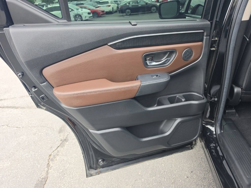 Certified 2025 Honda Pilot Elite image 26