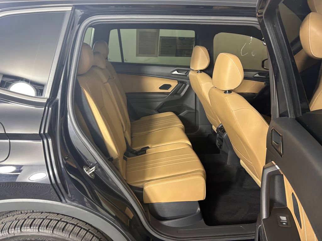 Used 2022 Volkswagen Tiguan SE w/ Panoramic Sunroof Package AWD/4WD image 35