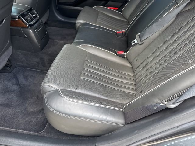 Used 2018 Genesis G90 3.3T Premium RWD image 24