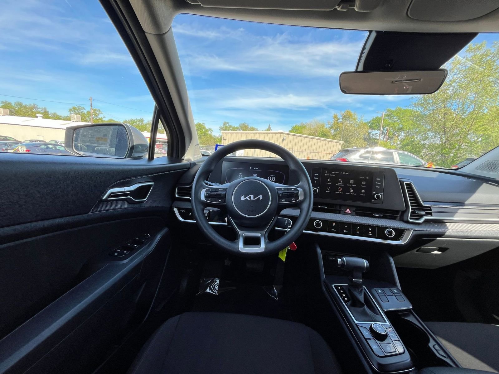 Used 2025 Kia Sportage LX image 33