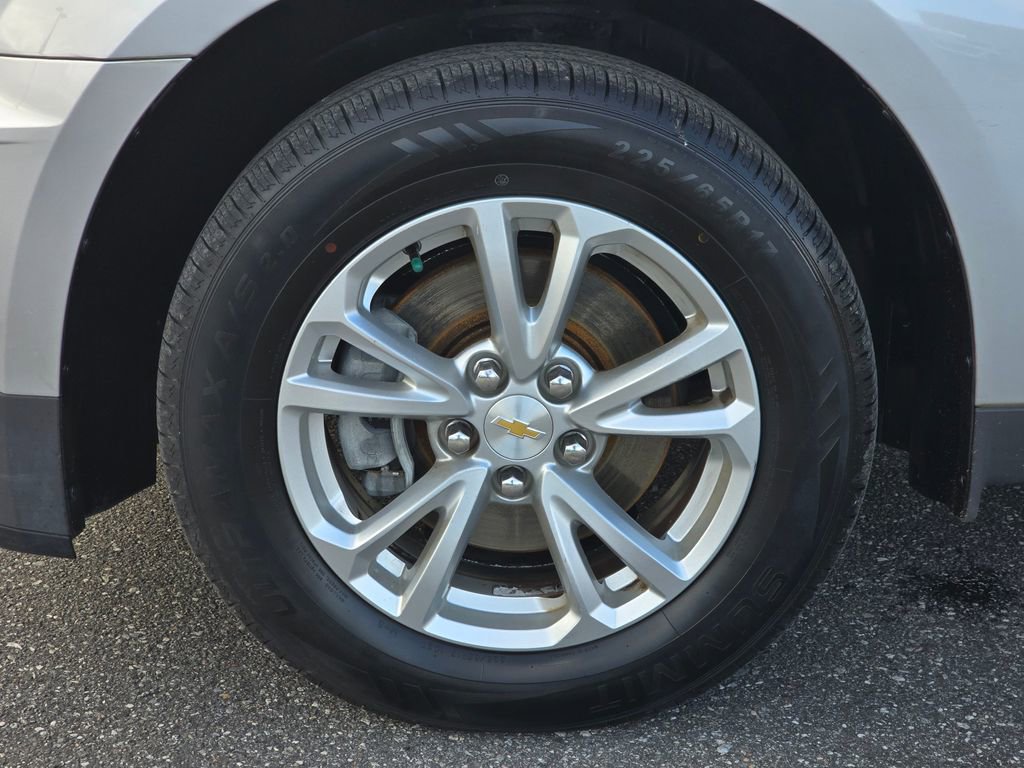 Used 2017 Chevrolet Equinox LT w/ Convenience Package image 12