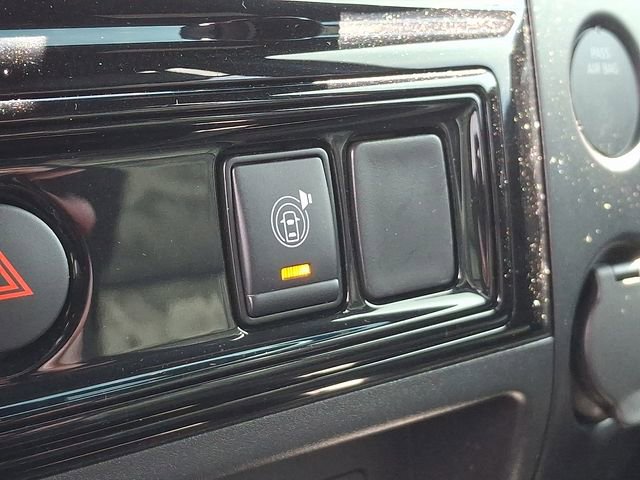 Used 2024 Nissan Titan PRO-4X w/ Off Road Protection Package image 26