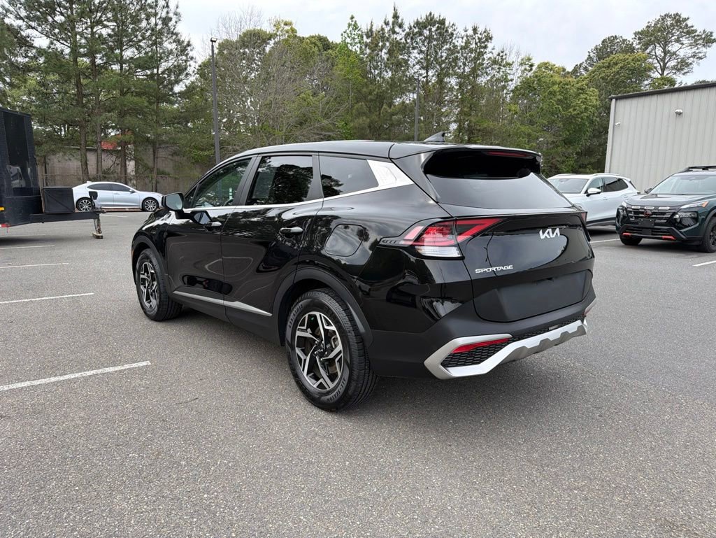 Used 2023 Kia Sportage LX FWD image 5